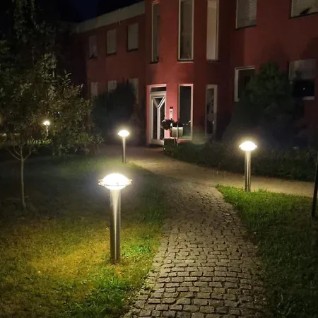 Apartment Moai - Exklusiver Rueckzugsort Fuer Geschaeftsreisen - Kostenloser Parkplatz, Wlan, Waschtrockner, Smart Tv, Qbo Essential, Ergonomischer Schreibtisch
