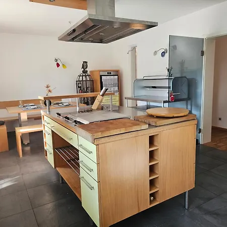 Moai - Exklusiver Rueckzugsort Fuer Geschaeftsreisen - Kostenloser Parkplatz, Wlan, Waschtrockner, Smart Tv, Qbo Essential, Ergonomischer Schreibtisch Apartment *
