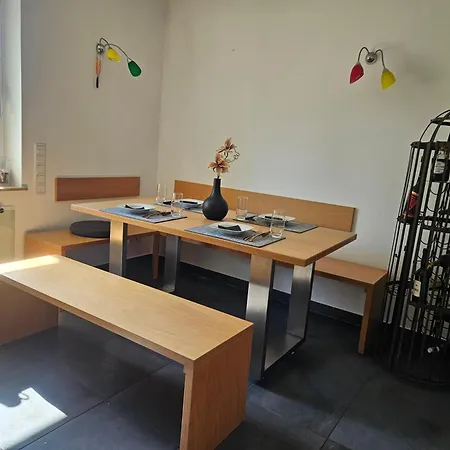 Moai - Exklusiver Rueckzugsort Fuer Geschaeftsreisen - Kostenloser Parkplatz, Wlan, Waschtrockner, Smart Tv, Qbo Essential, Ergonomischer Schreibtisch * Erlangen