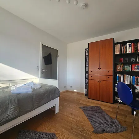 Moai - Exklusiver Rueckzugsort Fuer Geschaeftsreisen - Kostenloser Parkplatz, Wlan, Waschtrockner, Smart Tv, Qbo Essential, Ergonomischer Schreibtisch Apartment