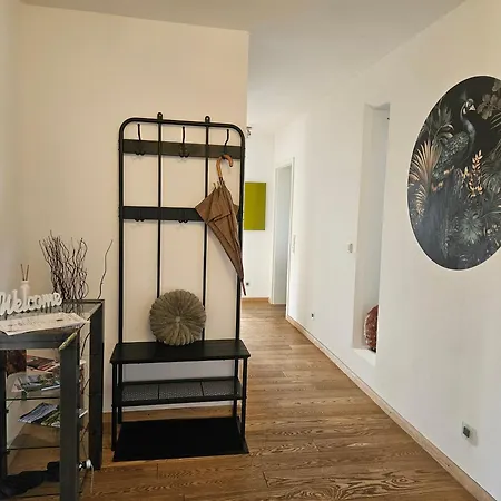 アパート Moai - Gardenview - Business Travel - Kostenloser Parkplatz, Glasfaser, Waschtrockner, Smart Tv, Qbo Essential, Ergonomischer Schreibtisch エルランゲン